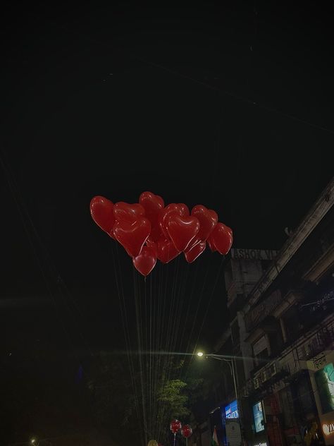 Red Heart Balloons Aesthetic, Red Balloon Aesthetic, Fake Valentine Snaps, Red Balloons Aesthetic, Heart Balloons Aesthetic, Heart Balloon Aesthetic, Lovecore Aesthetic Red, Red Heart Aesthetic, Balloon Aesthetic