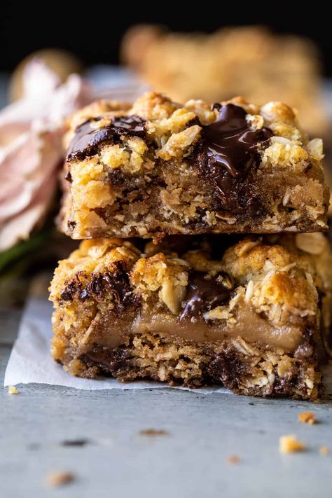 Gooey Chocolate Oatmeal Bars - Half Baked Harvest Chocolate Peanut Butter Oatmeal Bars Half Baked Harvest, Easy Half Baked Harvest Recipes, Rachel Devaux Recipes, Half Baked Cookies, Winter Desserts Easy, Oatmeal Bars Healthy, Chocolate Oatmeal Bars, Oatmeal Cookie Bars, Half Baked Harvest Recipes