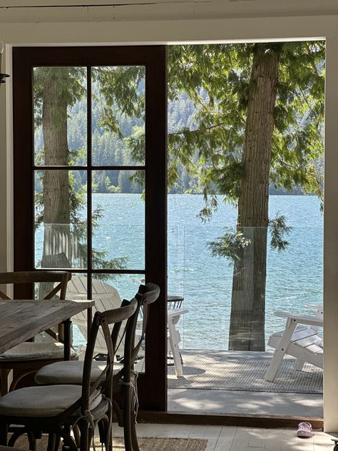 Cozy Lake House Interior, Lake View Homes, House By The Water, Lake House Aesthetic, Cabin On The Lake, Cottage Lake, Lake Houses, Cottage Inspiration, Cute Cottage