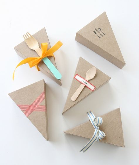 Pie or cake packaging ideas | Packaging | Pinterest Cake Slice Packaging, Pie Box, Menue Design, Snowflake Sticker, Pie Day, Dessert Packaging, Holiday Party Favors, Restaurant Catering, Bakery Packaging