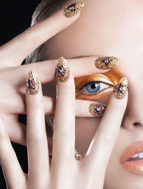 Easy Embellishment Golden Beads Nail Art. (Karen Gutierez karengnails for Nail it! Magazine November 2013: Pick of the Glitter) @nailinghwood New Years Eve Nails, Nails 2017, Golden Nails, Nail Design Video, Nagellack Trends, November Nails, Nail Polish Trends, Pretty Nail Designs, Rhinestone Nails