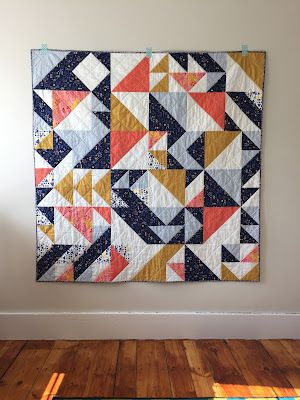 Colchas Quilting, Triangle Quilt Pattern, Colorful Quilt, Make A Quilt, Quilt Modernen, Half Square Triangle Quilts, Half Square Triangle, Quilting Studio, Triangle Quilt