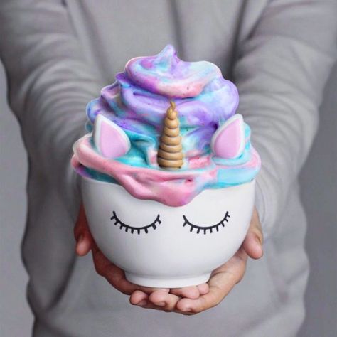 Vegan 16-Year-Old Keeps Surprising His Instagram Fans With His Stunning Desserts And Breakfasts (New Pics) Unicorn Desserts, Dessert Original, Kawaii Dessert, Unicorn Cookies, Cute Baking, Rainbow Food, Unicorn Foods, Milk Shakes, Smoothie Bowl Recipe