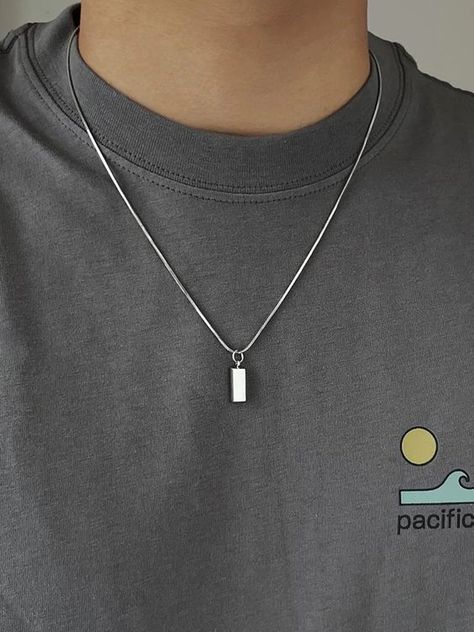 Chains Necklace For Men, Aesthetic Accesories Men, Silver Necklace Men’s, Silver Chain With Pendant Men, Aesthetic Chains Men, Guys Jewelry Necklaces, Neck Accessories For Men, Male Jewelry Necklace, Men Chain Necklace Outfit