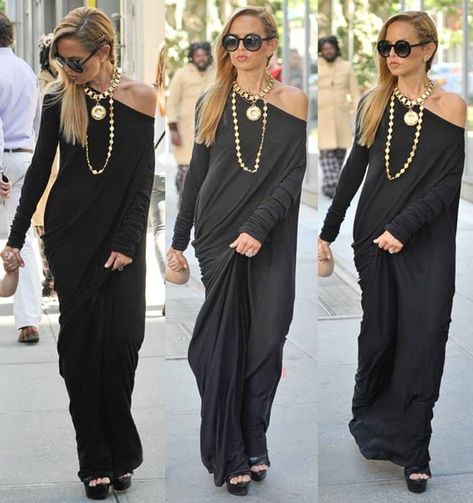 Rachel Zoe Style Outfits, Rachael Zoe, Rachel Zoe Style, Jenna Lyons, Celebrity Stylist, Goth Glam, Chunky Gold Chain, Bold Accessories, Jewelry Style