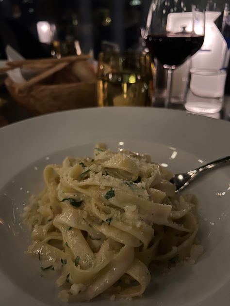 Wine and pasta aesthetic Italian Wine Aesthetic, Aesthetic Pasta Pictures, Pasta And Wine Aesthetic, Wine Mom Aesthetic, Pasta Dinner Aesthetic, Pasta With Wine, Wine And Pasta, Pasta Aesthetic, Wine Aesthetic