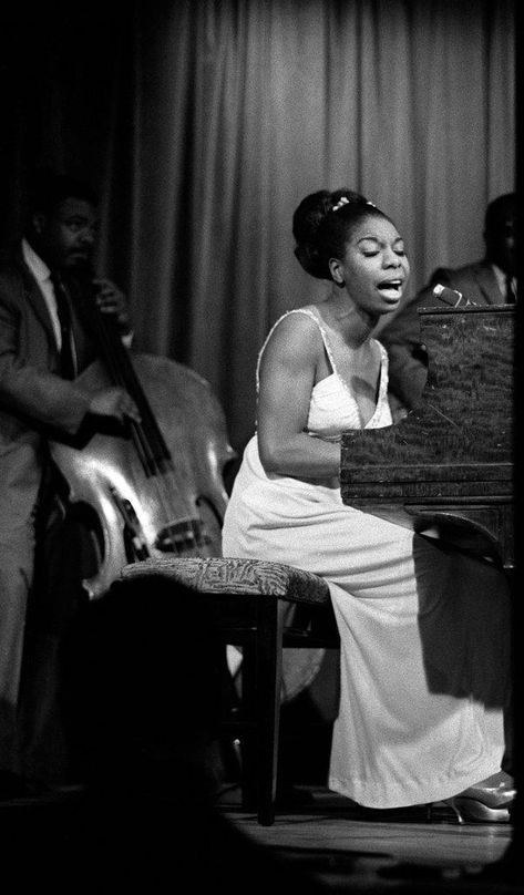 Billy Holiday, Jazz Art, Soul Jazz, Vintage Black Glamour, Nina Simone, Black Hollywood, Women In Music, Jazz Musicians, Black Music