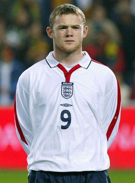 England Fc, Wayne Rooney, Everton Fc, Football Photos, Football Pictures, Man Utd, Rib Tattoo, Football Wallpaper, Sports Wear