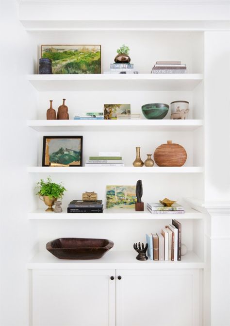 Styling Bookshelves Revisited | Centsational Style Styling Bookshelves, Amber Interiors Design, Styling Shelves, Bookcase Styling, Bookshelf Styling, Amber Interiors, Bookshelf Decor, Shelf Styling, Book Shelf