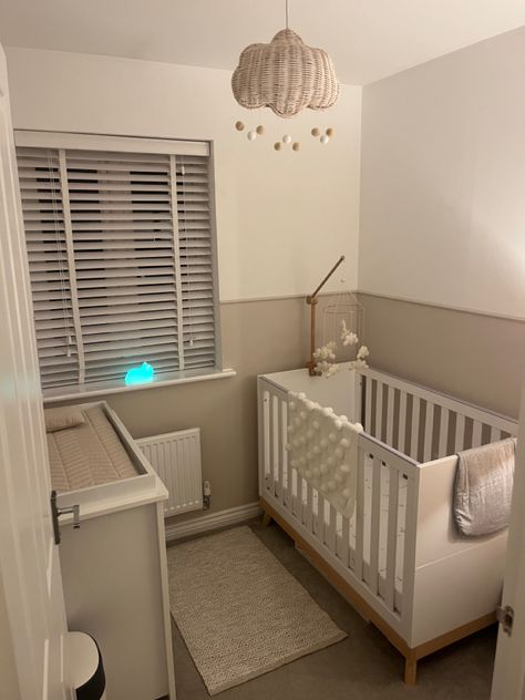 #baby #nursery #smallnursery #decor #home #babyboy #aesthetic #homedecorideas Small Box Room Nursery Ideas, Baby Nurseries Ideas, Newborn Bedroom Ideas, Baby Room Small Space, Small Baby Boy Nursery, Box Room Nursery Ideas, Small Room Nursery Ideas, Cute Baby Rooms, Small Baby Nursery Ideas