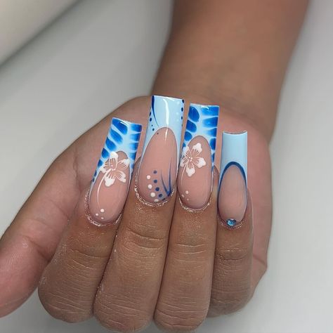 Discover the enchanting world of baby blue nails! Explore 29 stunning nail designs in the softest hue. Elevate your style with a touch of serenity today. Click the article link for more photos and inspiration like this // Photo Credit: Instagram @nailsxyos // #acrylicnails #acrylicnailsstyles #babybluemanicure #babybluenail #babybluenailideas #babybluenailpolish #babybluenails #babynails Square Trendy Nails, Spring Nails Square Short, Nail Color Ideas Spring, Baby Blue Nails Designs, Baby Shower Nails Boy, Nails Baby Blue, Baby Blue Acrylic Nails, Gender Reveal Nails, Acrylic Nails Yellow