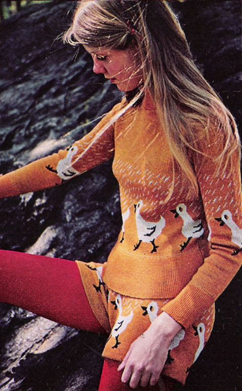 Colorful Women’s Knitting Patterns of the 1970s ~ Vintage Everyday Seventeen Magazine Fashion, Just Seventeen, 1970's Fashion, Red Tights, 60s 70s Fashion, 60s And 70s Fashion, Model Magazine, Vintage Knitwear, Seventies Fashion