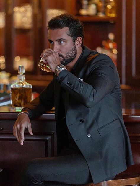 Bar Poses, Men Poses, Gentleman's Club, Beginner Photography, Gentleman Lifestyle, Man Bars, Men Photoshoot, Man Photography, Men Photography