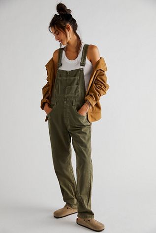 Ziggy Denim Overalls | Free People Green Overalls Outfits, Overalls Outfits, Green Overalls, Overall Outfit, Overalls Outfit, Salopette Jeans, Mode Chic, Mode Ootd, Overalls Women