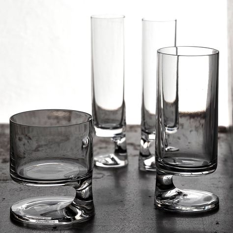 Smoke Set of 2 Water Glasses by Joe Colombo [free shipping] Arnolfo di Cambio - Artemest Joe Colombo, Verre Design, How To Make Drinks, Cocktail Glasses, Water Glasses, Champagne Glasses, Drinking Glasses, Objects Design, Ice Bucket