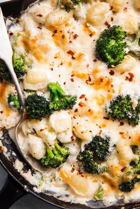 Cheesy, gooey, hot and bubbly—this one-pan baked gnocchi with broccoli is 100% pure certified comfort food, and it’s ready in just about 20 minutes. Gnocchi With Broccoli, Gnocchi Recipes Easy, Baked Gnocchi, The Modern Proper, Modern Proper, Baked Pasta Recipes, Gnocchi Recipes, Calamari, Vegetarian Dinner