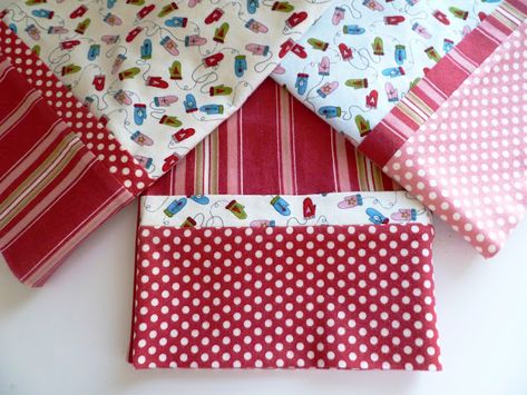 Sewing Pillow Cases, Pillow Cases Tutorials, Pillow Cases Diy, Diy Pillow, Heart Quilt Pattern, Pillow Ideas, Christmas Pillowcases, Pillowcase Pattern, Sewing Pillows