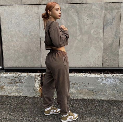 Looseunicorns Instagram, Maria Beltre, Lazy Outfits, Chill Outfits, When It Rains, Influencers Fashion, Streetwear Fashion Women, Streetwear Outfits, Streetwear Outfit