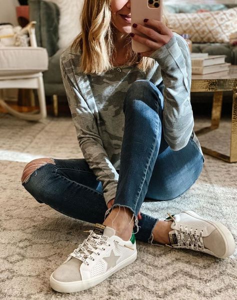 Havanna Vintage Sneakers Outfit, Dolce Vita Sneakers Outfit, Vintage Havana Sneakers Outfit, Suede Sneakers Outfit, Vintage Havana Sneakers, Dolce Vita Sneakers, Havana Shoes, Everything I Am, Trendy Fall Fashion