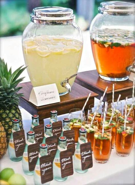 Drink bar idea~ Drinks Station, Wedding Drink Station, Easy Alcoholic Drinks, Rustic Beach Wedding, Punch Drinks, Fiesta Tropical, Wedding Buffet, Food Stations, Welcome Drink