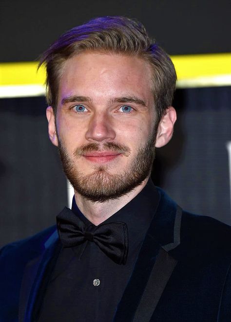 PewDiePie Net worth 2023 Felix Pewdiepie, Popular Youtubers, Felix Kjellberg, Mr Beast, Portrait Reference, Making Decisions, Make Millions, Mr Bean, Youtube Stars