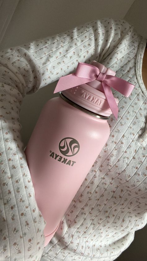 Pink Water Bottle Aesthetic, No Ordinary Girl, Tennis Girl, Pink Water Bottle, Pink Pilates Princess, Pink Lifestyle, Pretty Pink Princess, Pink Pilates, Pink Bottle