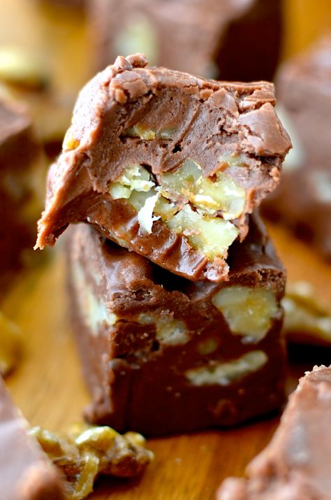 The Best Fudge, Best Fudge, Christmas Bakes, Awesome Desserts, Christmas Candies, Marshmallow Creme, Homemade Candies, Candy Desserts, Seasonal Recipes