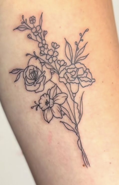 Birth Flowers Tattoo, Profile Tattoo, Name Flower Tattoo, Name Tattoos For Moms, Baby Tattoo Designs, Baby Name Tattoos, Kid Name Tattoo, Flower Bouquet Tattoo, Daffodil Tattoo