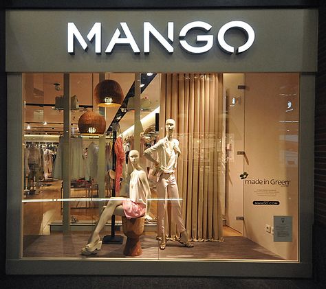 Mango window displays Summer 2012 Budapest 03 Boutique Window Displays, Mango Store, Texture Architecture, Summer Window Display, Mango Shop, Window Display Retail, Summer Window, Clothing Store Design, Store Window Display