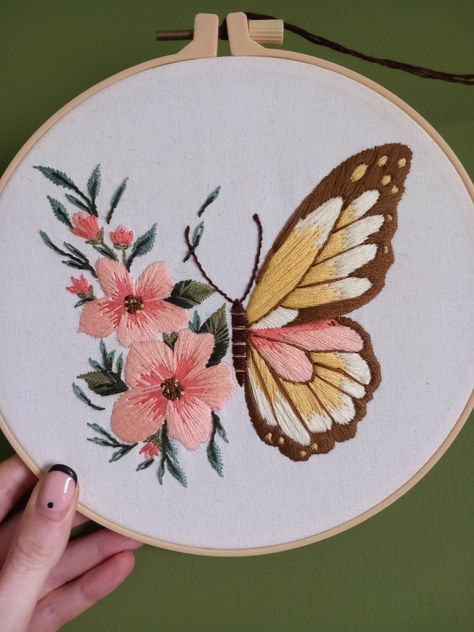 Bordado Jacobean, Embroidery Hoop Art Diy, Basic Hand Embroidery Stitches, Hand Embroidery Patterns Free, Simple Hand Embroidery Patterns, Pola Bordir, Simple Embroidery Designs, Diy Embroidery Designs, Work Project