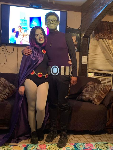 Beast Boy Costume, Raven Halloween Costume, Boyfriend Halloween, Raven And Beast Boy, Halloween Couple Costumes, Raven Costume, Easy Couple Halloween Costumes, Couples Costumes Creative, Me And My Boyfriend