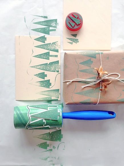 Diy Christmas Wrapping Paper, Craft Paper Wrapping, Diy Stamps, Diy Wrapping Paper, Diy Holiday Cards, Handmade Charlotte, Tree Stamp, Handmade Stamps, Wrapping Paper Christmas