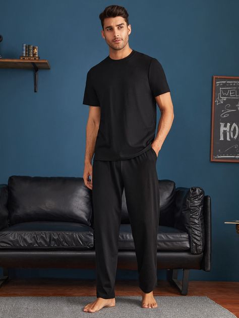 Men Home Outfit, Home Outfit Men, Men Pajamas Fashion, Sleep Outfit, Casual Bedroom, Pajamas Aesthetic, Men Loungewear, Black Pajamas, Black Lounge