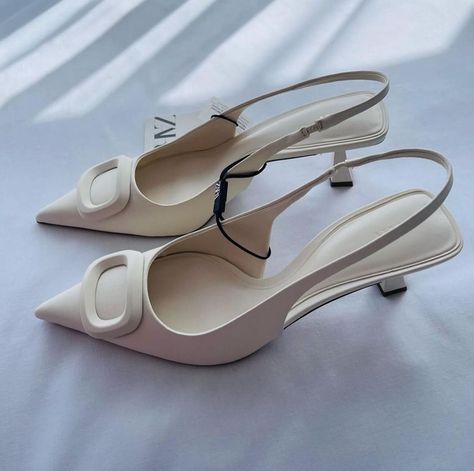 Elegant Shoes Heels, Hak Tinggi, Fashion Shoes Heels, Heels White, Zara Heels, Shoes Heels Classy, Elegant Sandals, Classy Shoes, Chic Shoes