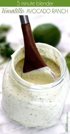 I put this on EVERYTHING! Tastes like its from a restaurant but so easy. Its like creamy ranch with a Mexican flair added by the avocado. tomatillo. jalapeno. garlic. cilantro. lime and smoked paprika. Salad Coleslaw, Avocado Ranch Dressing, Kosher Kitchen, Creamy Ranch, Avocado Ranch, Carlsbad Cravings, Vitamix Recipes, Salad Pasta, Snacks Für Party