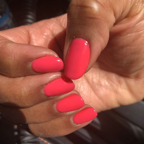 Strawberry Pink Nails Acrylic, Dnd Ombre Nails, Dnd Strawberry Kiss, Strawberry Nail Color, Strawberry Colored Nails, Strawberry Color Nails, Summer Red Nails Dnd, Pinky Coral Nails, Watermelon Colored Nails