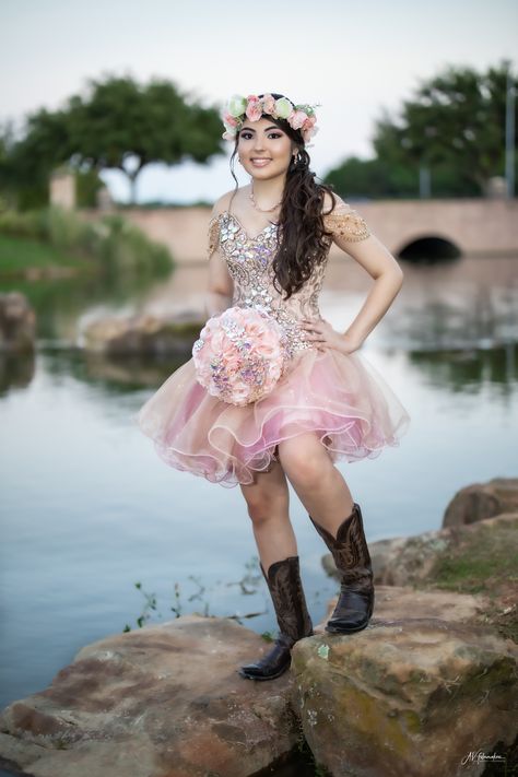 You always look like a #queen with #rosegold #rosegolddress Vestido de #quinces  @estiloisabella #quinceañera #quinceanera #houstonquince #quincedress #vestidodequinces  #quinceaneradresess #quinceaneradotcom #sweetquinceanera #sanatonioquince #dfwquince #dallasquinceanera #quinces fifteen #damas #quince #misquince #misxv #quinceparty #chambelanes #photography #fiestade15 #events #bestquinceañeradresses #quinceañerashouston Short Quince Dresses, Quince Stuff, Xv Dresses, Quinceanera Centerpieces, Quinceanera Photoshoot, Second Dress, Dress Quinceanera, Quinceanera Photography, Diy Anniversary