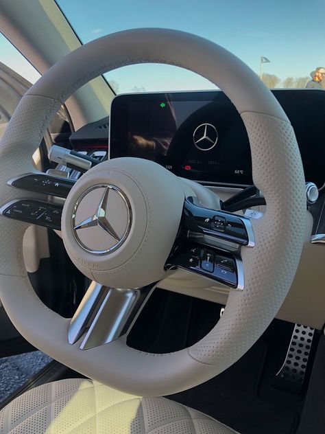 Skor Sneakers Nike, Southern Maine, Dream Cars Mercedes, Luxury Car Interior, Luxury Lifestyle Dreams, Car Dealers, Benz Car, Car Service, Classy Cars