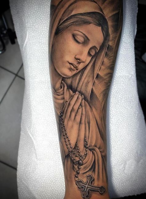 Virgen De Guadalupe Forearm Tattoo, Mother Mary Forearm Tattoo, Virgin Mary Shoulder Tattoo Men, Virgin Mary Shoulder Tattoo, Virgin Mary Arm Tattoo, Virgen De Guadalupe Tattoo Ideas Forearm, Tattoos Na Mao, Virgen De Guadalupe Tattoo Ideas Women, Virgin Mary Tattoo Forearm