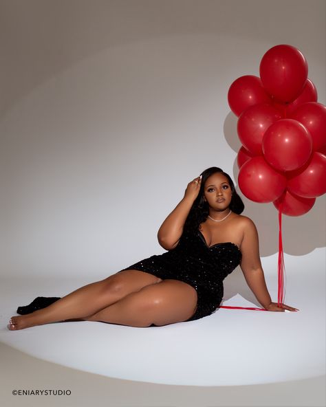 Blazer Birthday Photoshoot, 30th Birthday Ideas Photo Shoot, Sagittarius Season Photoshoot, Street Birthday Photoshoot, 27th Birthday Outfit Ideas For Women, Plus Size Birthday Photoshoot Ideas, Glam Photoshoot Ideas Birthday, 27th Birthday Photoshoot Ideas, Aries Photoshoot