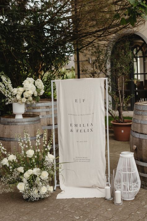 The highlight of every wedding made of linen fabric in the color "ecru". This individual banner not only serves as an entrance or welcome sign, but also as a popular photo motif. After the celebration, you can hang it in your home as a souvenir or home decoration. - Custom text on linen in the highest quality with 230.00 g/m² - personalize your banner with name, date, initials and optional quote - for hanging on a rod or stand, a rod pocket is sewn into the fabric - the edges are not finished to Ikea Mulig Wedding Sign, Wedding Linen Sign, Wedding Welcome Sign Linen, Wedding Fabric Sign, Welcome Signs Wedding Entrance, Linen Sign Wedding, Fabric Welcome Sign Wedding, Linen Wedding Welcome Sign, Blankets At Wedding