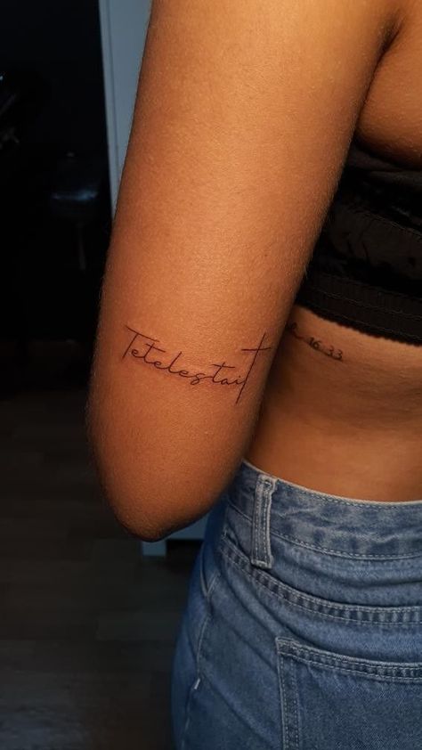 Tatto delicada Tetelestai Tattoo Women, Christian Girl Tattoos, Inside Bicep Tattoo Women, Tetelestai Tattoo, Christian Tattoos Small, Inside Bicep Tattoo, Bicep Tattoo Women, Lil Doodles, Grace Tattoos