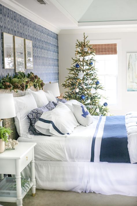 Cranberries and Cardinals: Our Traditional Christmas Family Room Tour Christmas Family Room, Bedroom Blue, Coastal Christmas Decor, Holiday Templates, Christmas Decorations Bedroom, Christmas Room Decor, Christmas Bedroom, Coastal Christmas, Christmas Room