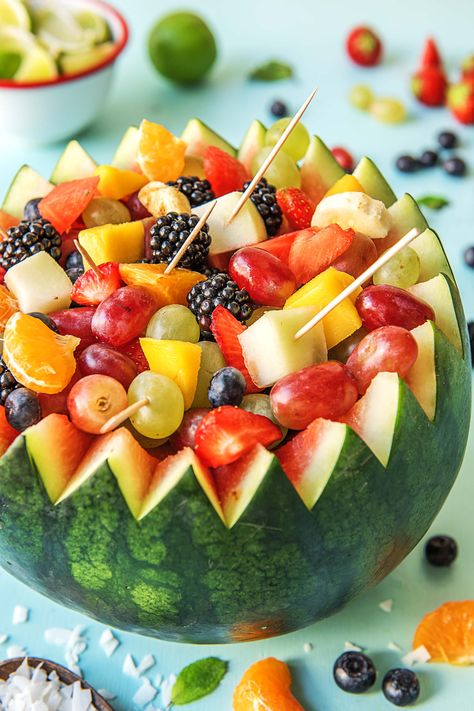 Bbq Fruit Platter, Design Fruit Ideas, Watermelon Boat Fruit Bowls, Fruit Salad Design, Fruit Party Tray, Fruit Bowls Ideas, Fruit Salad Cake, Fruit Salad Ideas, Salad Bowl Ideas