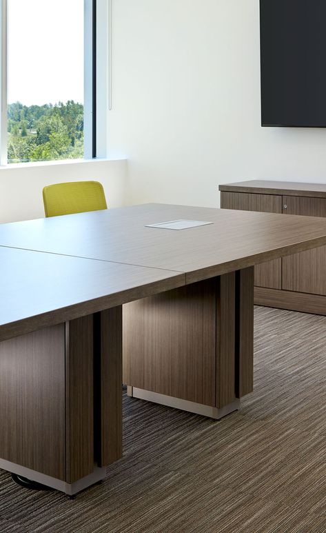 Based in Montréal, Lundbeck Canada is a subsidiary of H. Lundbeck A/S, an international research-based pharmaceutical company. Meeting Room Table Design, Office Cabinet Design, Meja Meeting, Modern Conference Table Design, Meeting Desk, Conference Table Design, Modern Conference Table, Architecture Villa, Meeting Room Table