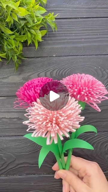 Paper Flowers For Kids, Origami Flowers Tutorial, Diy Fleur, February Crafts, Kids Origami, Book Crafts Diy, Paper Flower Art, Paper Craft Ideas, Paper Origami