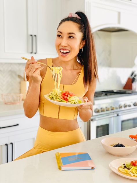 90 Day Journey Meal Plans by Blogilates dayplannerprints #digitaljournal #digitalstudentplanner #dailyofficeplanner Cassey Ho Blogilates, Digital Planner Ideas, Free Wedding Planner Printables, Fitness Planner Free, Meal Calendar, Day Meal Plan, Cassey Ho, Free Wedding Planner, Daily Workout Plan