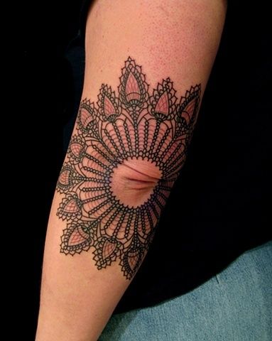 "Lace Doily Elbow" tattoo done by Esther Garcia of Butterfat Studios in Chicago, IL. I don't want my elbow, but been longing for my grandmas Doily pattern, to make a flower-type piece.. Love this Doily Tattoo, Mandala Elbow, Esther Garcia, Tattoo Lace, Crochet Tattoo, Elbow Tattoo, Hamptons Home, Elbow Tattoos, Mandalas Painting