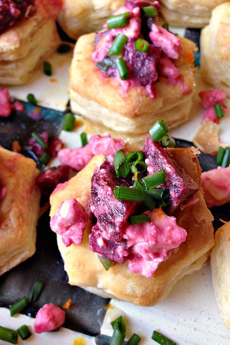 Puff Pastry Beet and Feta Cups | reluctantentertainer.com Pink Savory Food Ideas, Pink Appetizers For Party, Feta Pastry, Pink Pastries, Pink Appetizers, Puff Pastry Pockets, Pastry Puff, Pink Treats, Tea Food