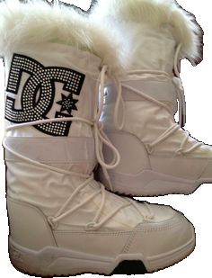 Dc Boots, Dc Shoes Girls, Snow Boots Outfit, Dc Clothing, Dc Skate Shoes, Y2k Boots, Winter Y2k, Shoe Wishlist, Moon Boots